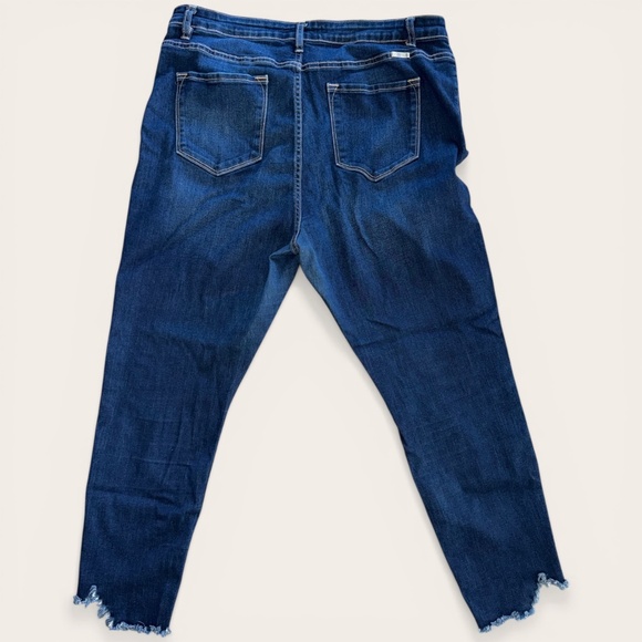 KanCan jeans with raw hem. 2XL - Picture 2 of 4